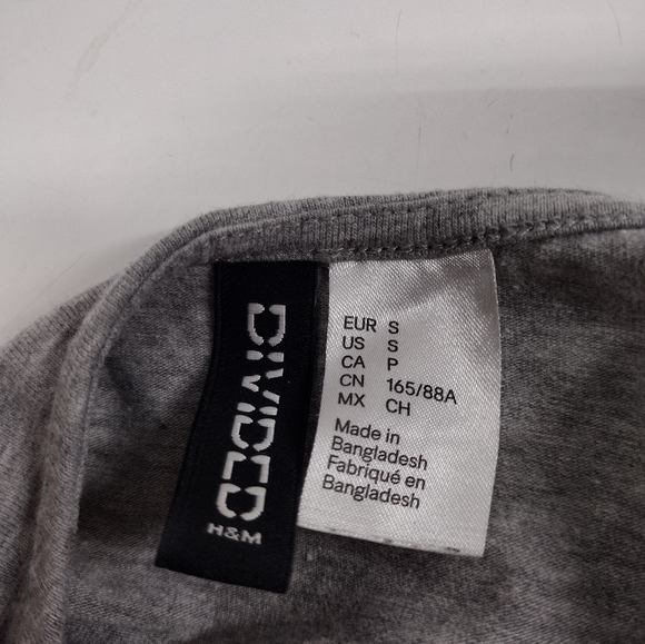 Divided Gray Palm Tree Crop Top - Picture 7 of 8